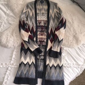 American Eagle long cardigan M, chunky knit, side slits and pockets.